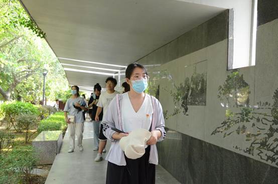 vwin德赢ac米兰官方网学生第二党支部组织参观浙大西迁纪念广场3